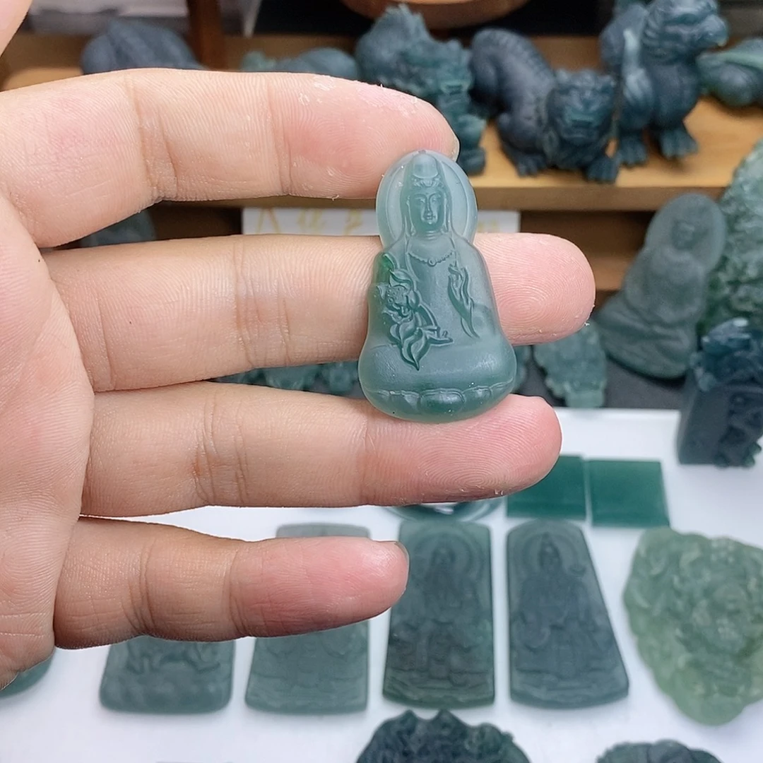 定制翡翠未镶嵌观音