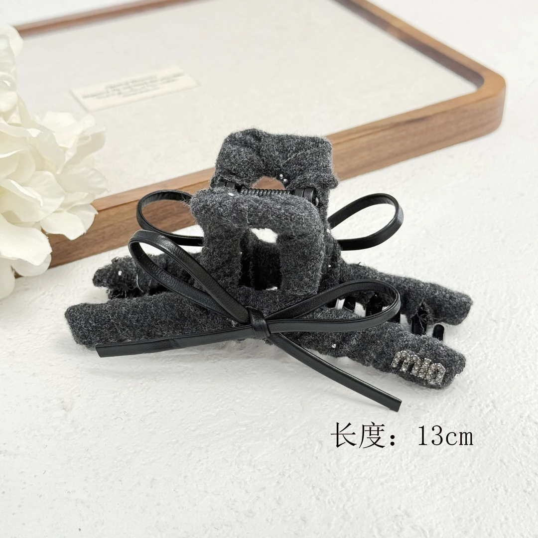 F-1261韩版布艺蝴蝶结满钻字母抓夹13CM