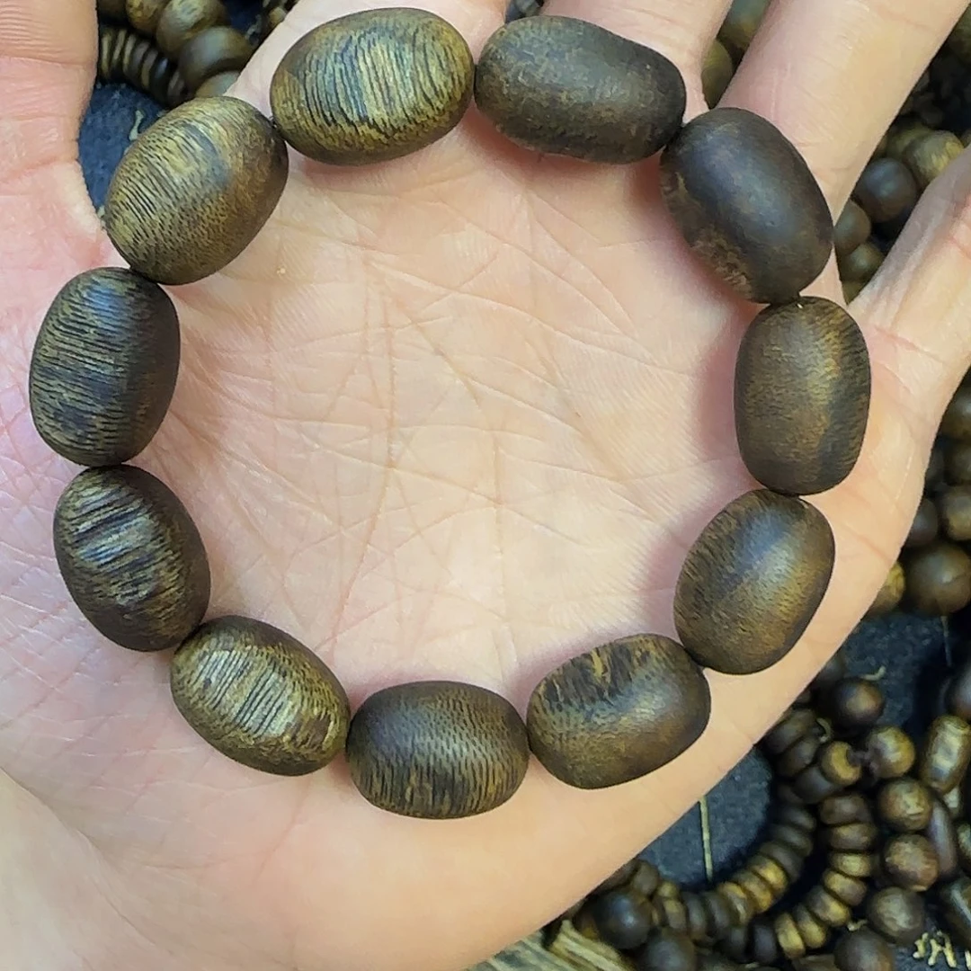 沉香手串5**A99沉留疤老料12.4克