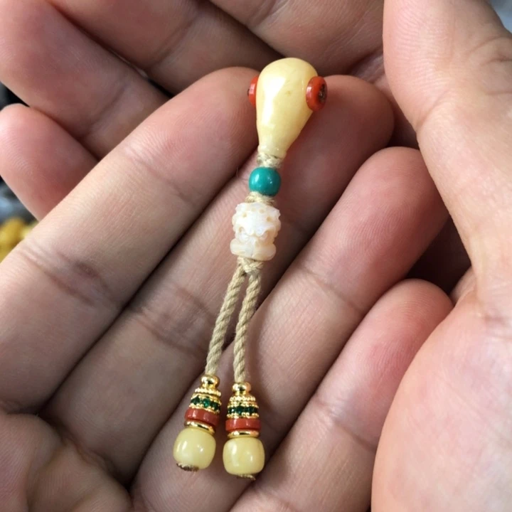蜜蜡未镶嵌珠宝奇石