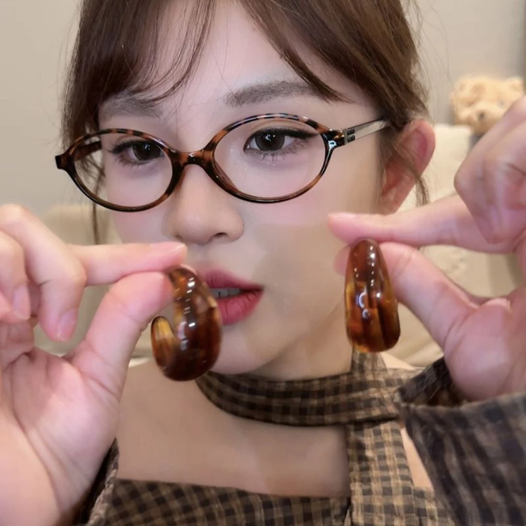 铜合金耳饰 复古美拉德焦糖色C型耳圈女气质高级感耳钉秋天耳饰潮