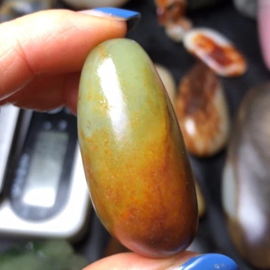 和田玉未镶嵌珠宝奇石