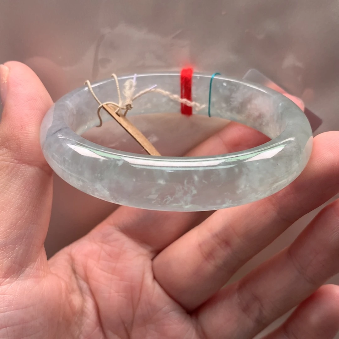 翡翠手镯未镶嵌缅甸