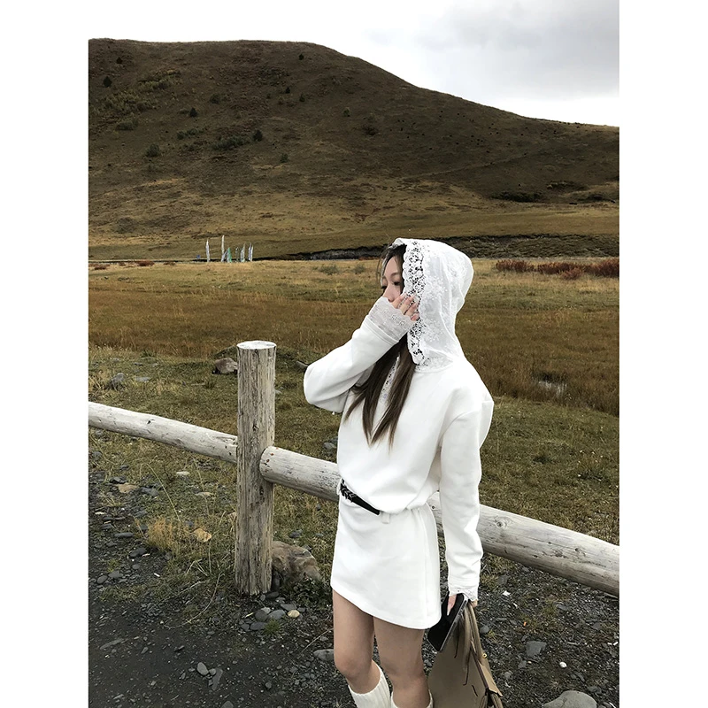 旖旎丨时髦精丨蕾丝连帽超柔磨毛感连衣裙