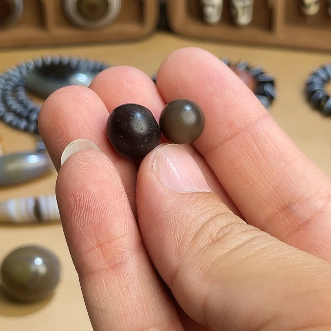 大***小玛瑙/玉髓未镶嵌颈饰