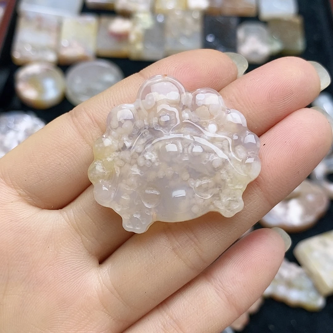 未镶嵌玛瑙/玉髓珠宝半成品吊坠一个