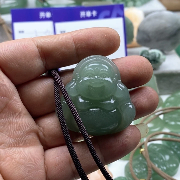 东陵石未镶嵌颈饰