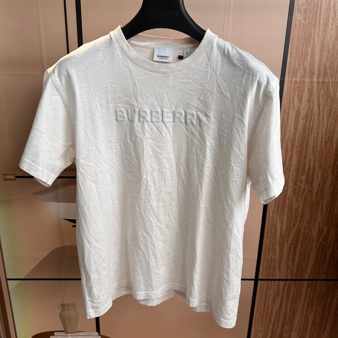 99新 BURBERRY/博柏利 新款 燕麦色字母短袖 XS码