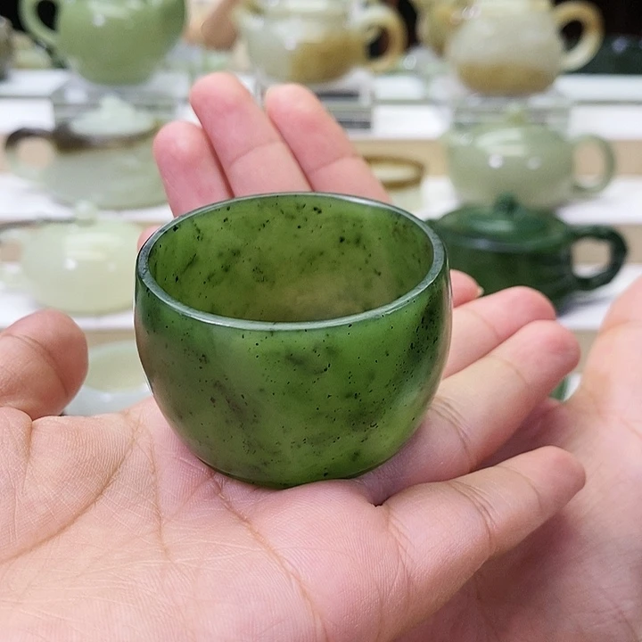 和田玉未镶嵌挂件杯子