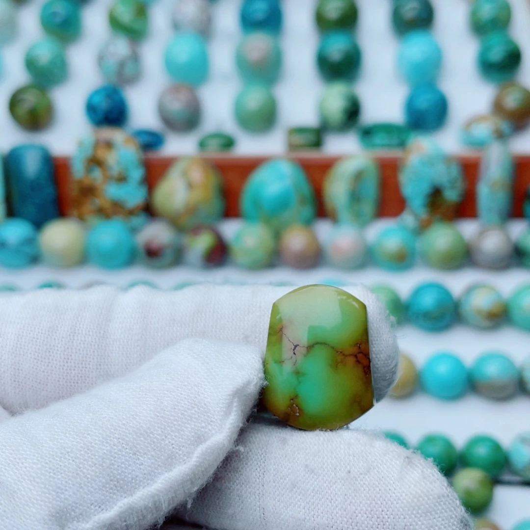 未镶嵌绿松石珠宝奇石
