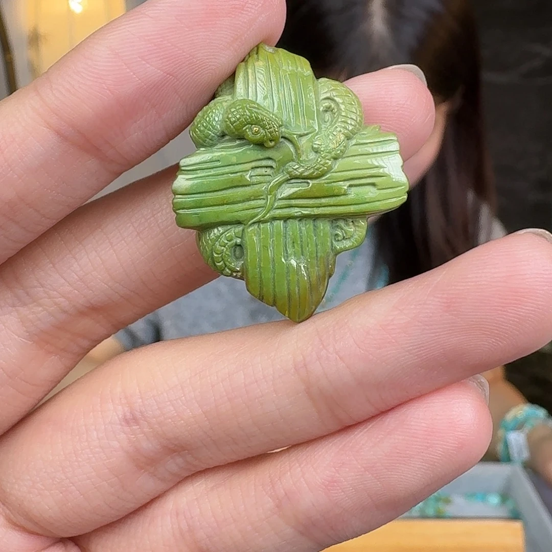 绿松石未镶嵌挂件