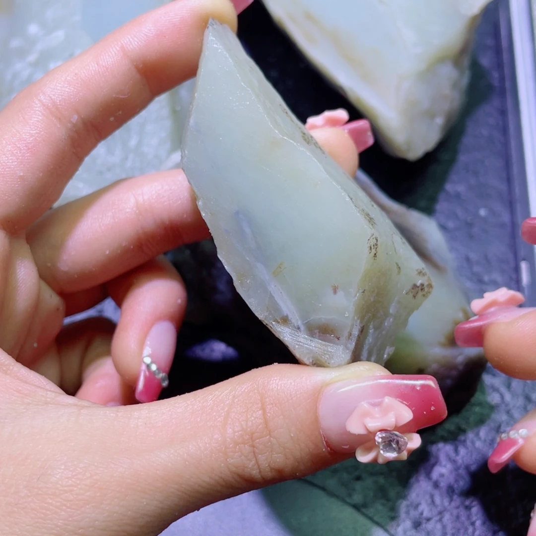 和田玉未镶嵌珠宝半成品