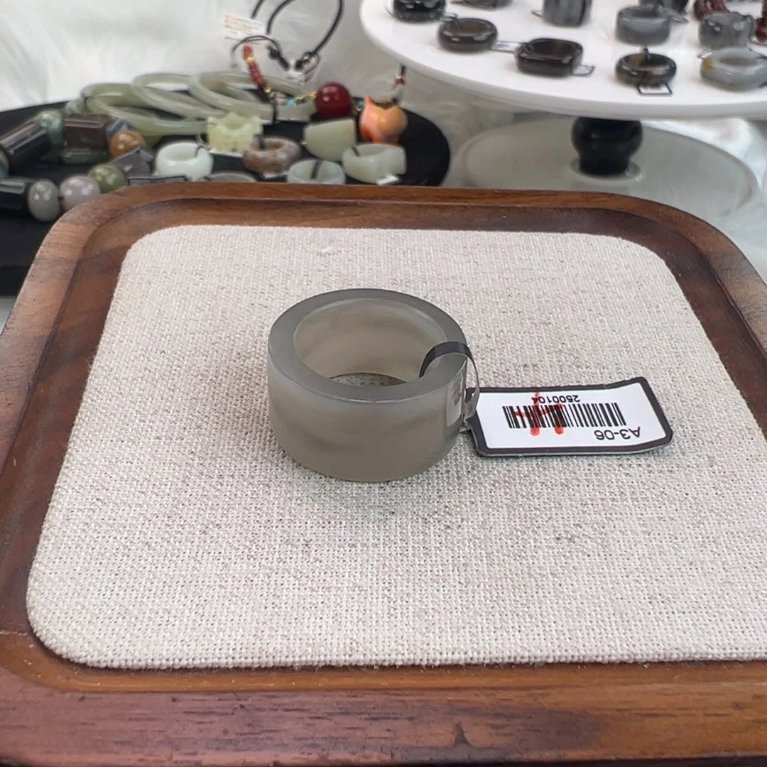 和田玉未镶嵌戒指w53烟灰直切17.4不退换