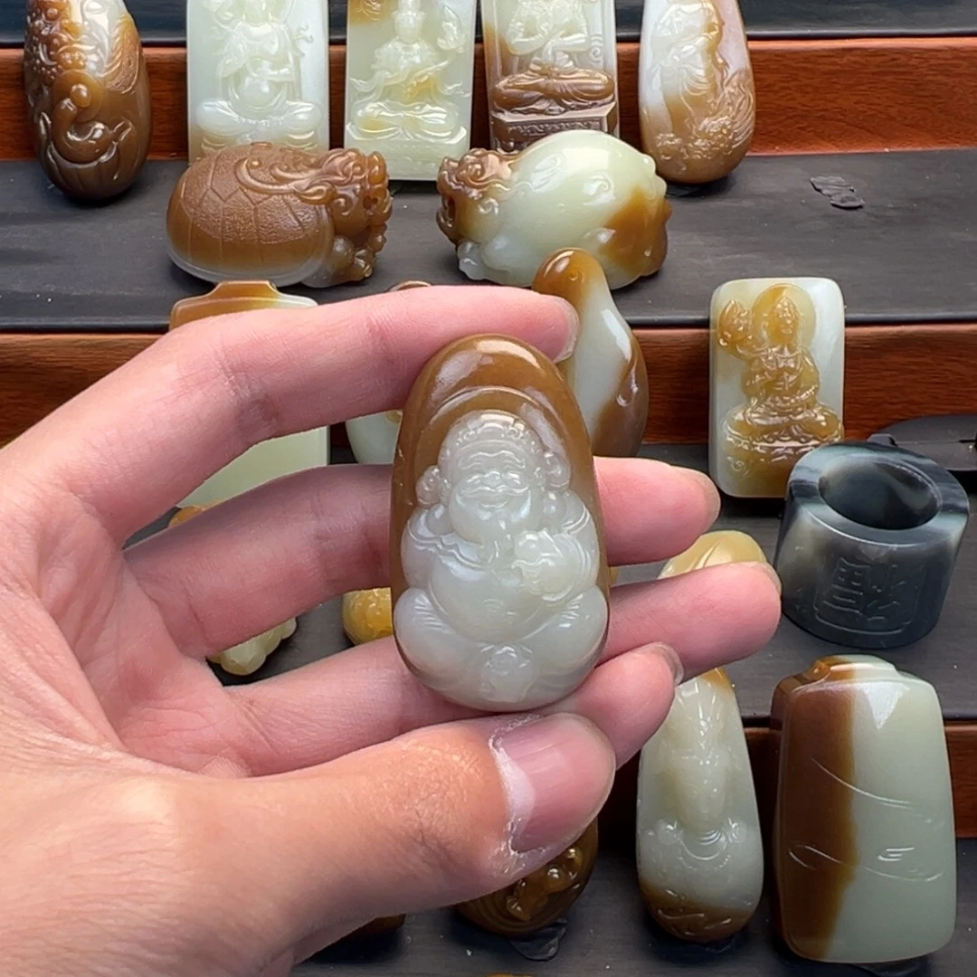 和田玉（糖玉）未镶嵌颈饰