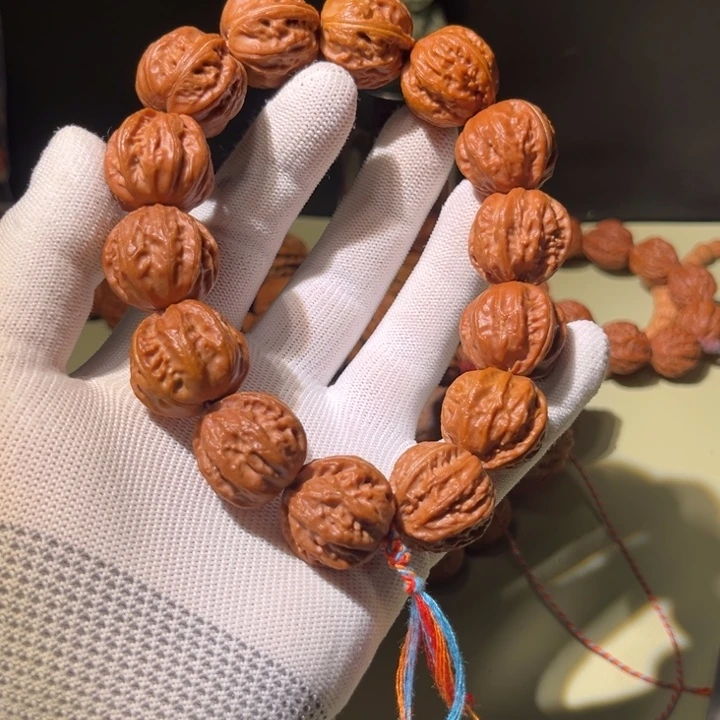 文玩核桃手串……38