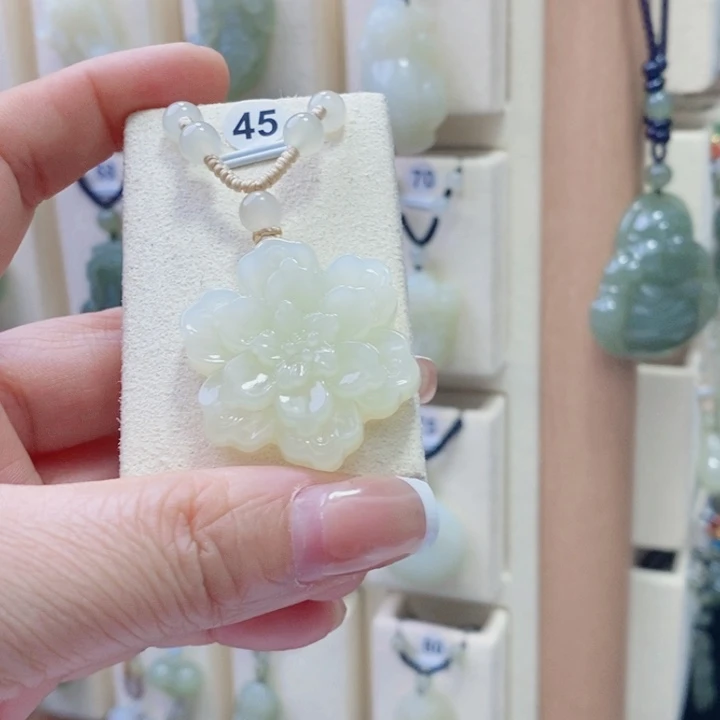 和田玉未镶嵌颈饰