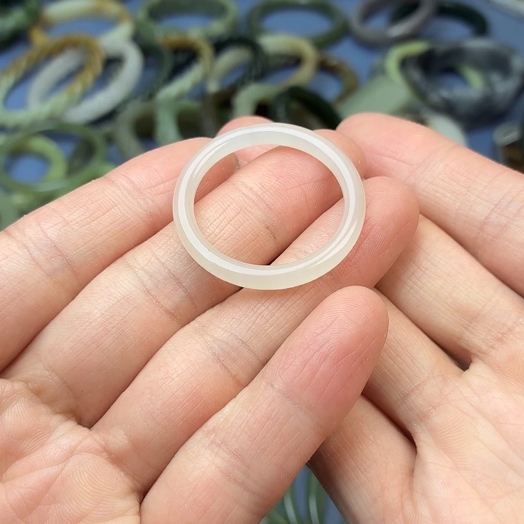 和田玉（青白玉）未镶嵌戒指大尺寸，内径27.5mm