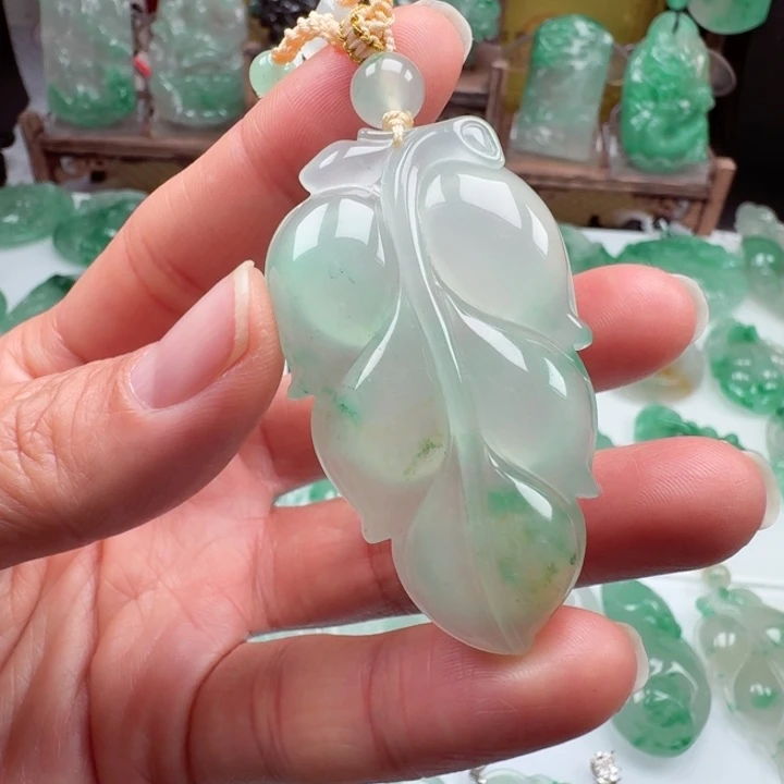 颈饰未镶嵌石英质玉