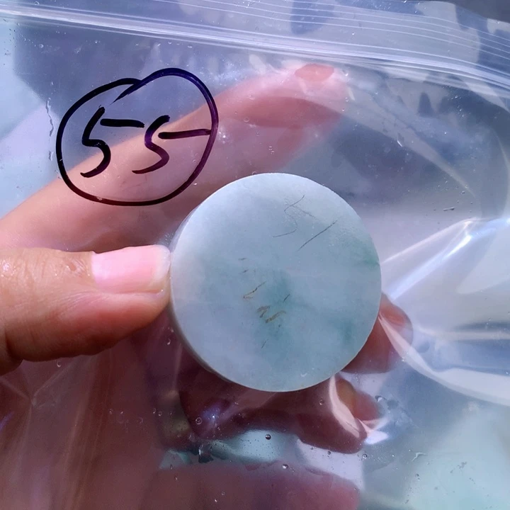 翡翠未镶嵌颈饰缅甸天然翡翠片料吊坠牌子