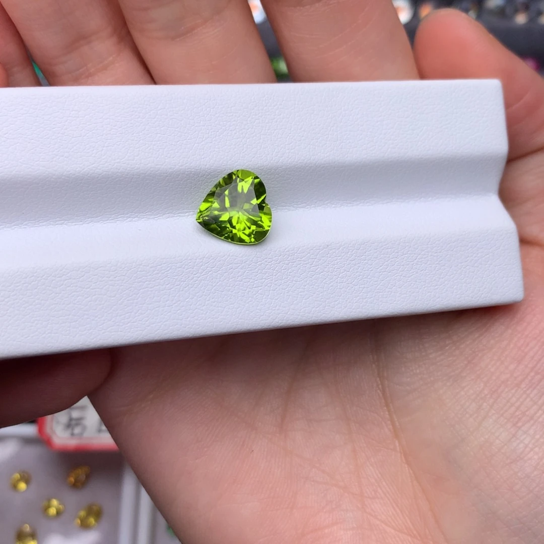 未镶嵌裸石橄榄石天然橄榄石