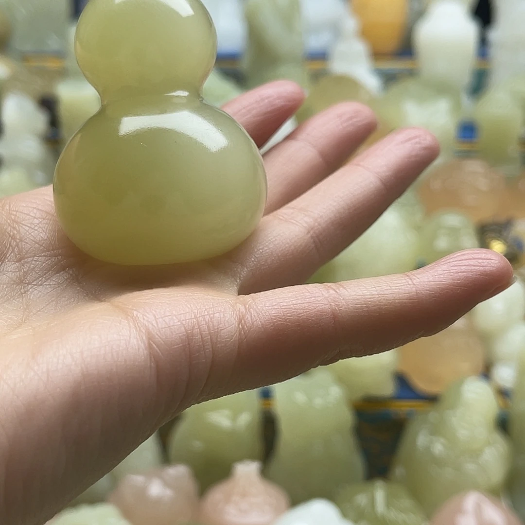 伊***e玉天然桌面小摆件