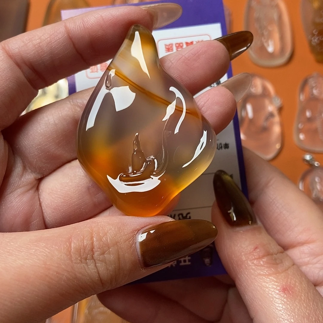 旺***小玛瑙/玉髓未镶嵌颈饰