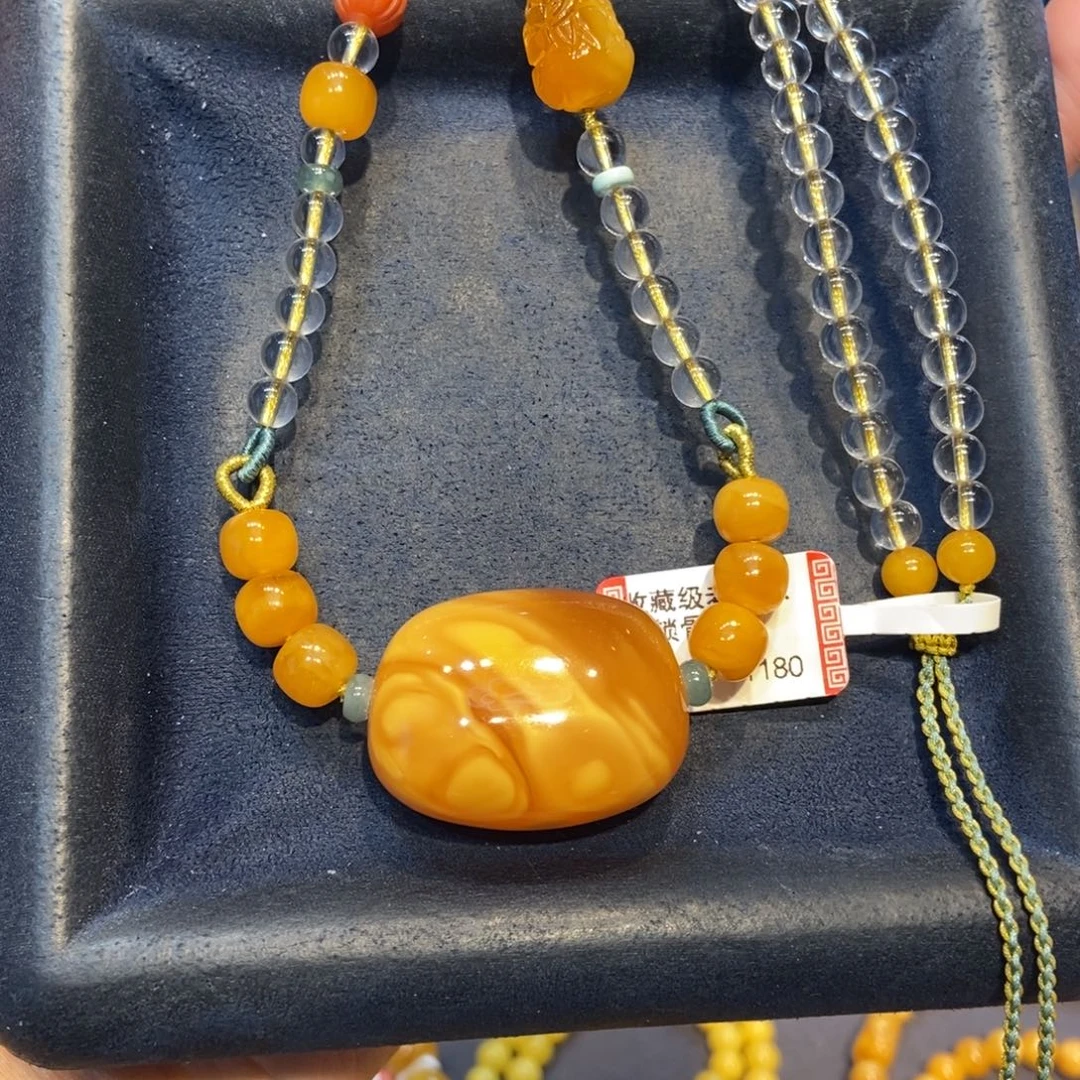 琥珀未镶嵌颈饰蜜蜡