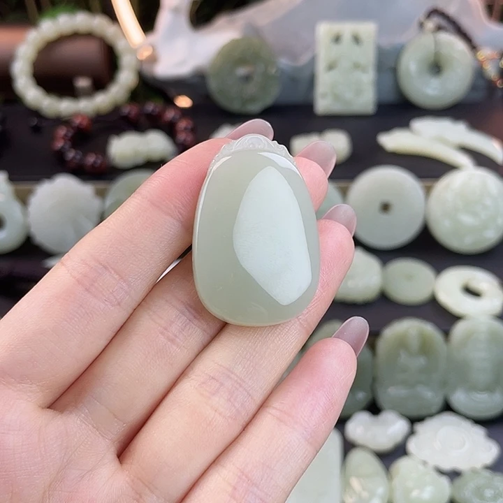 和田玉未镶嵌颈饰