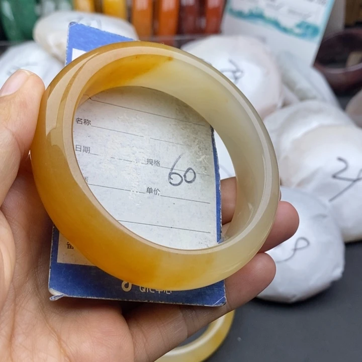 石英质玉未镶嵌手镯