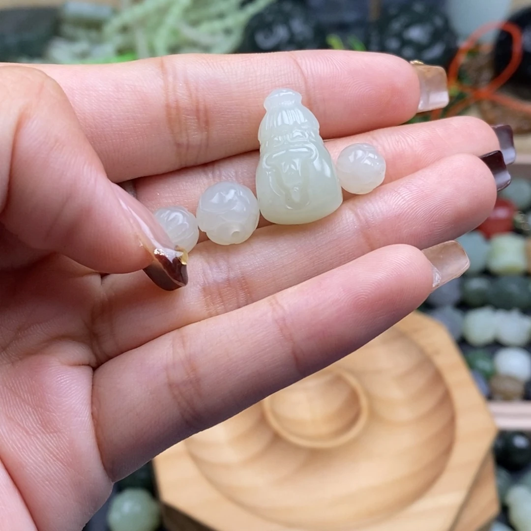 和田玉未镶嵌珠宝半成品