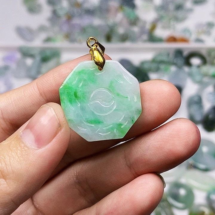 翡翠未镶嵌颈饰翡翠