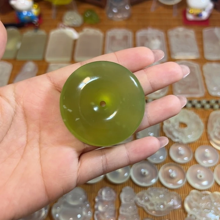 岫玉未镶嵌岫玉绿冰挂件大平安扣