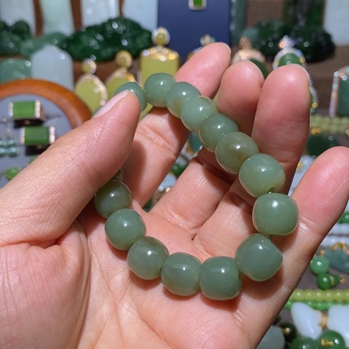 元***吉和田玉（白玉）未镶嵌颈饰
