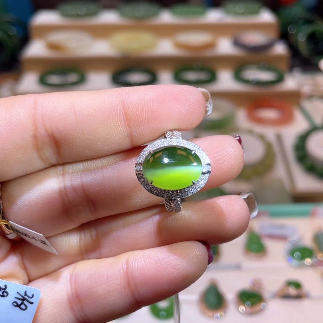 和田玉收藏级18Ｋ金绿猫戒指18K金镶嵌