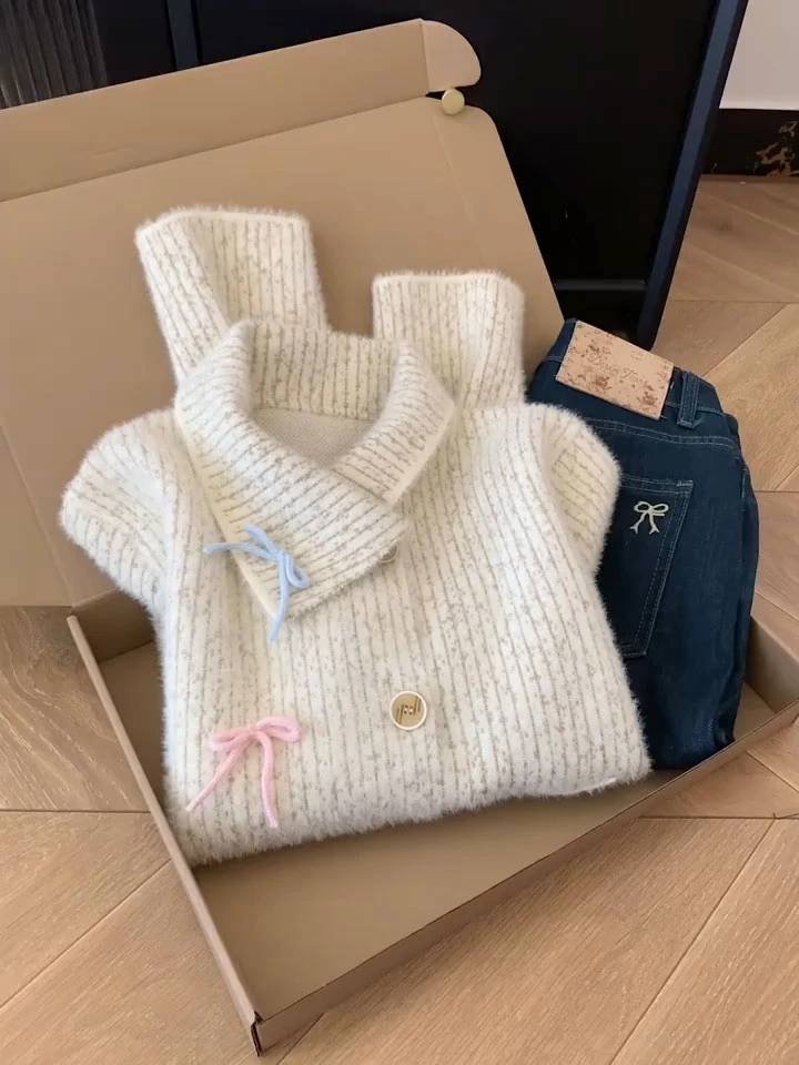 多巴胺蝴蝶结翻领毛衣女装秋冬季新款慵懒风甜美单排扣短款针织衫