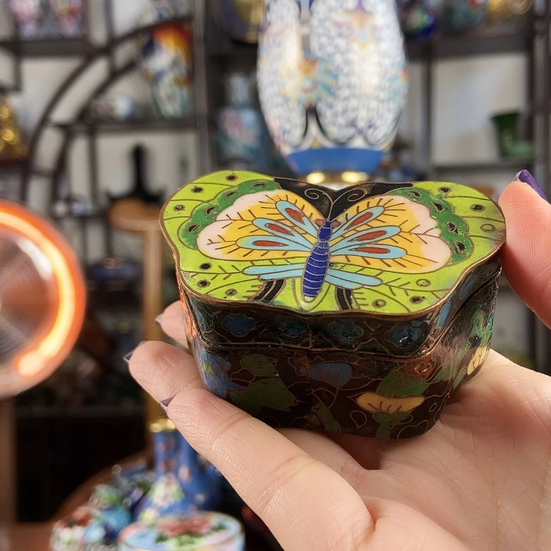 上***诺铜景泰蓝蝴蝶粉盒