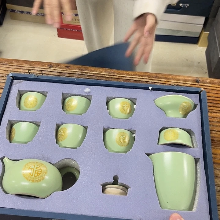 孤品茶具套装等。