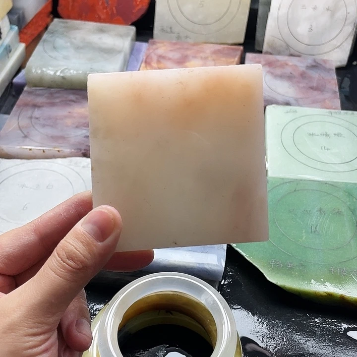 石英质玉未镶嵌手镯定制