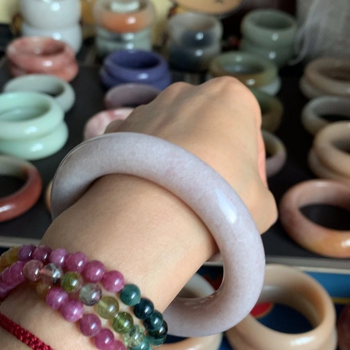 石英质玉（佘太翠）未镶嵌手镯