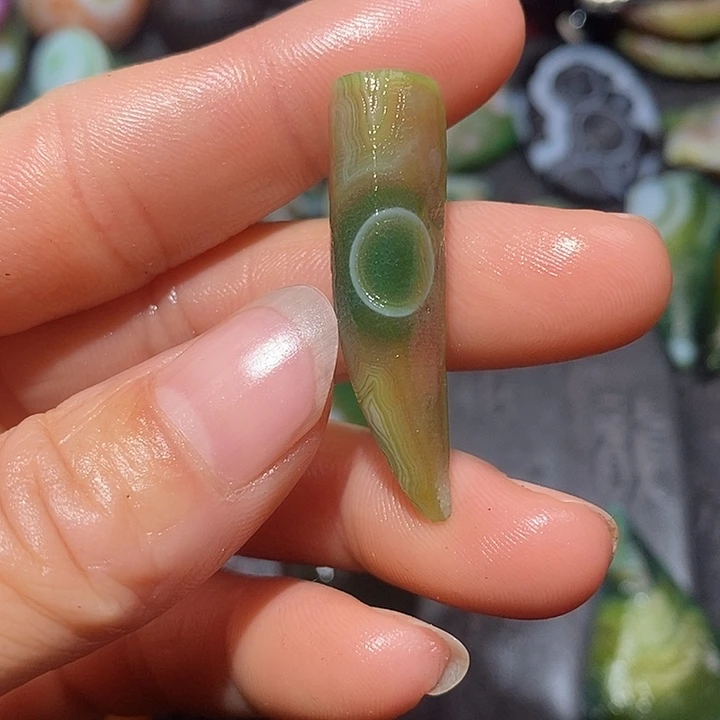 军***人玛瑙/玉髓合金颈饰