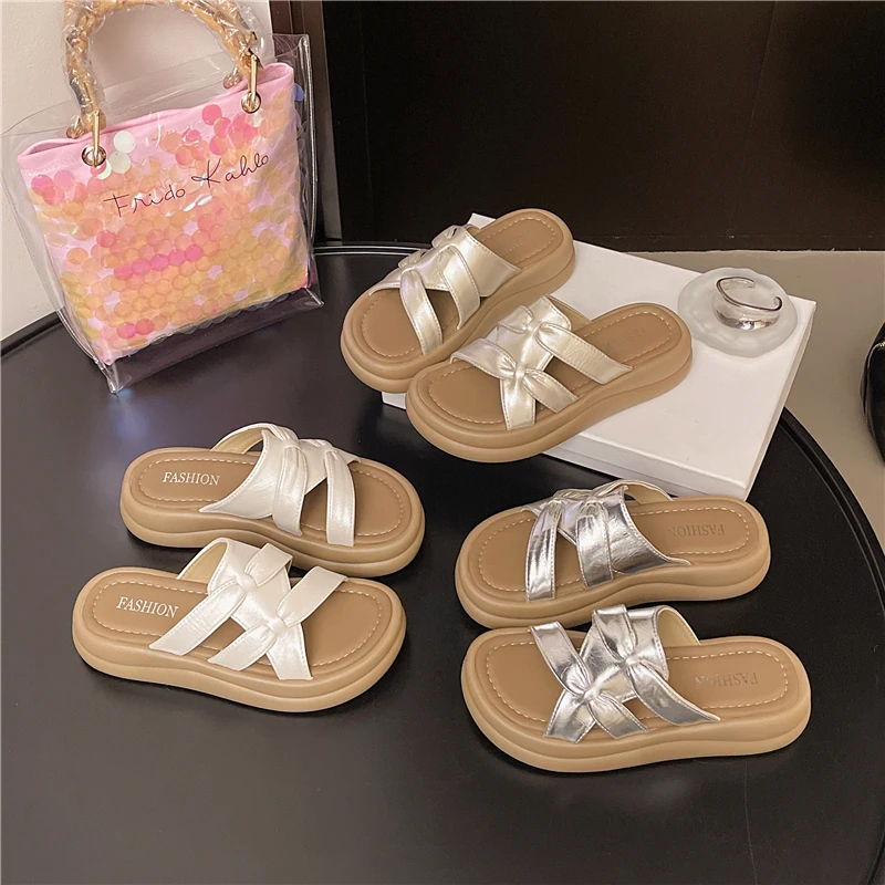 厚底凉拖鞋女夏外穿2025新款配裙子百搭休闲学生踩屎感软底一字拖