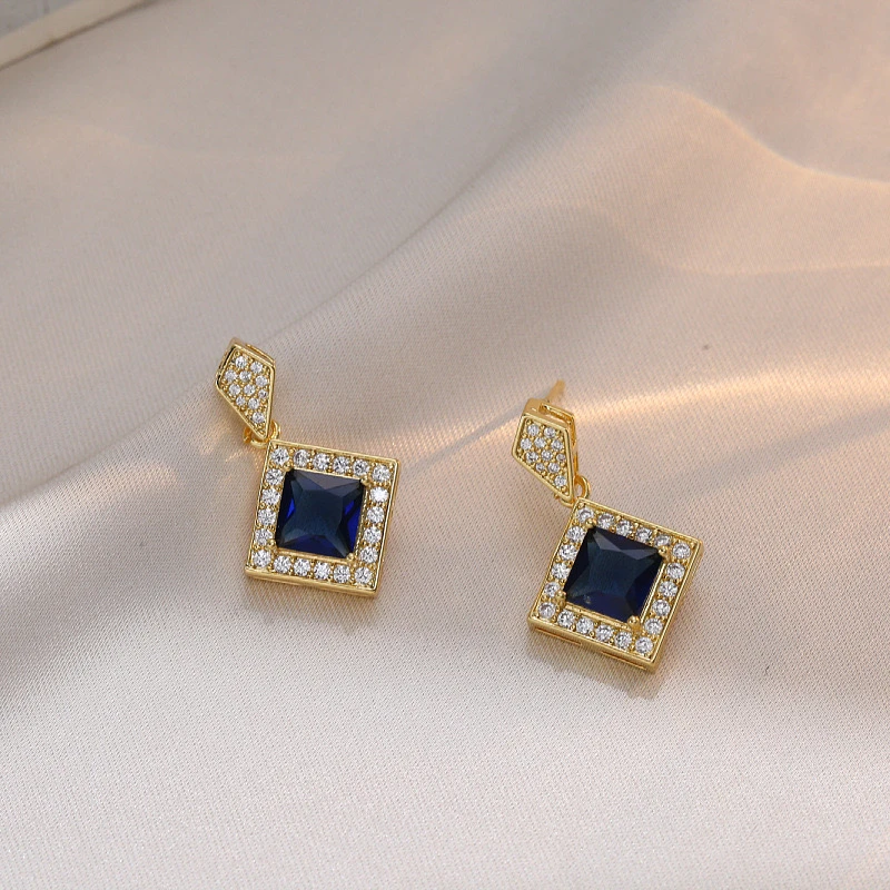 铜合金耳饰 气质轻奢百搭小众简约精致时尚耳饰LY0579