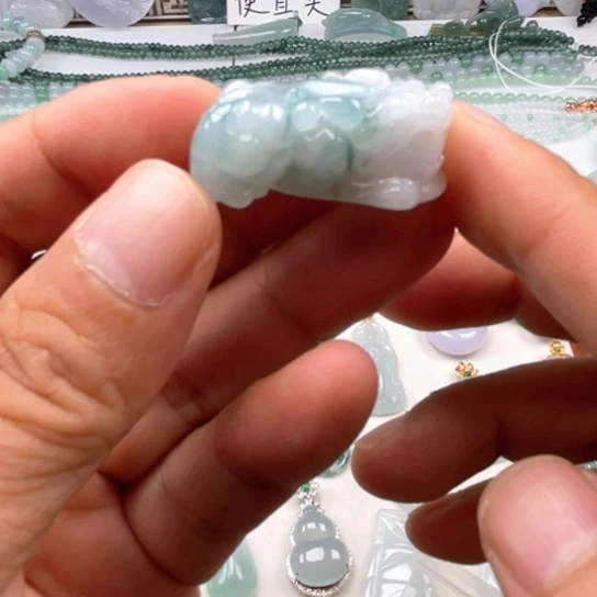 翡翠未镶嵌颈饰翡翠冰貔貅