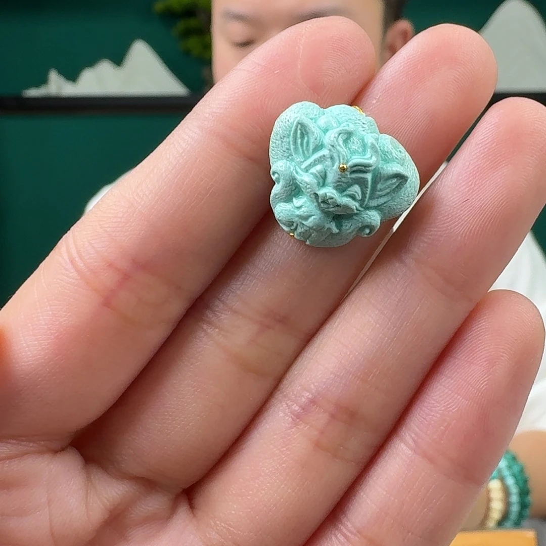 绿松石未镶嵌珠宝奇石