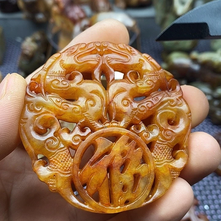 蛇纹石玉未镶嵌颈饰