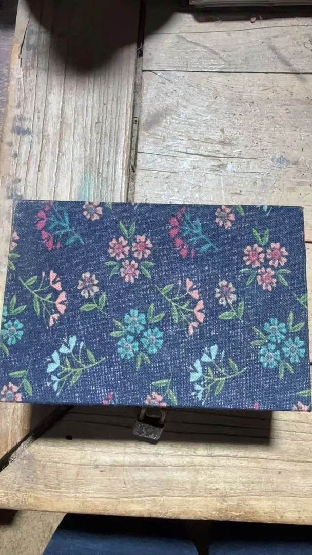 1个开封花朵小盒子摆件链接