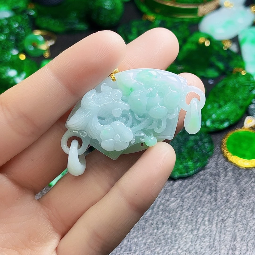颈饰未镶嵌翡翠多样性