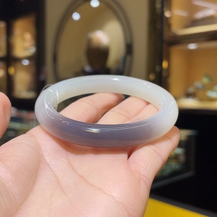 未镶嵌手镯和田玉54.5#43.23g