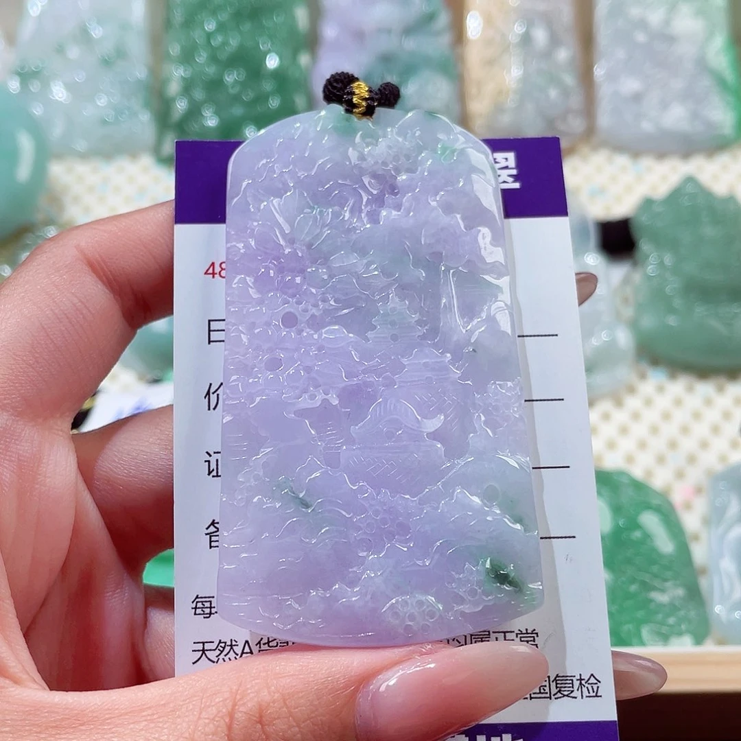 翡翠未镶嵌颈饰山水