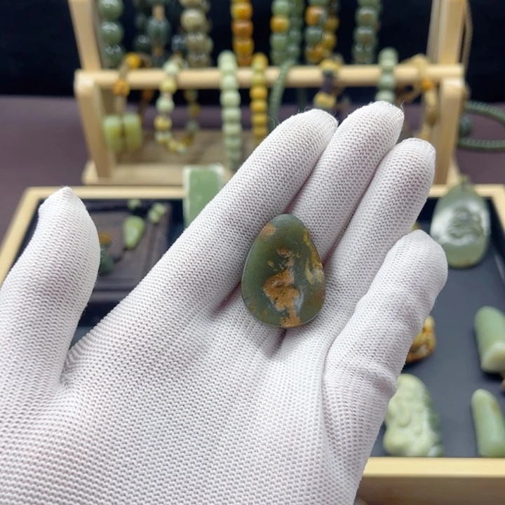 岫岩河磨玉（透闪石质玉）未镶嵌颈饰